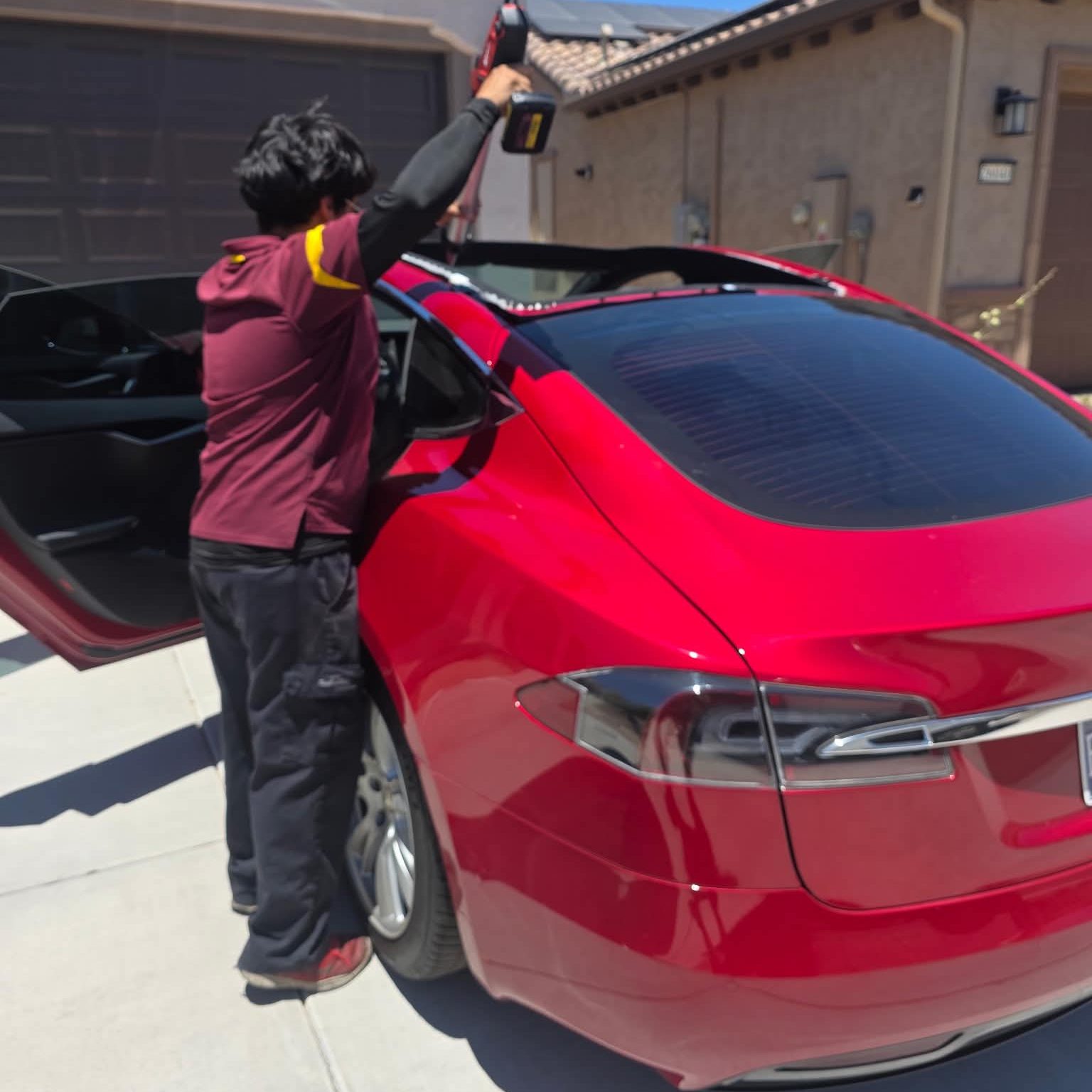 Installing rear glass on a Tesla Model S